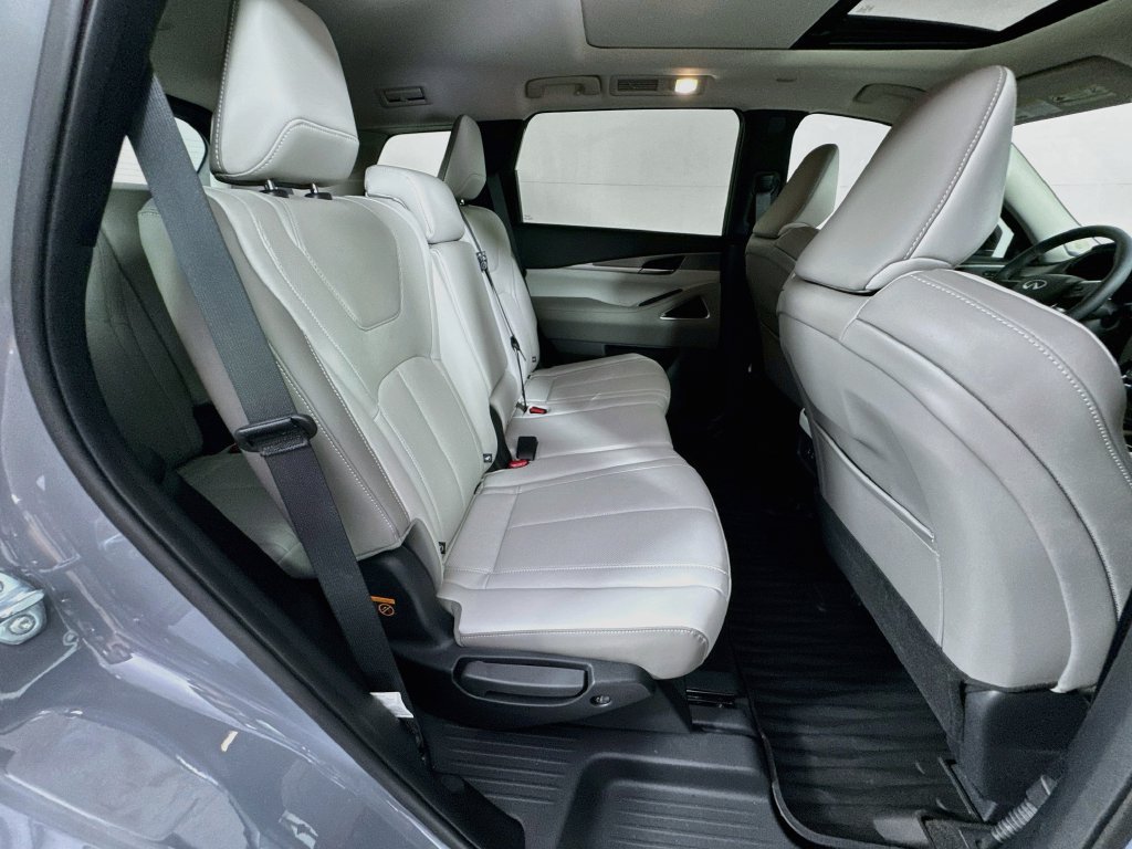 Certified 2027 INFINITI QX60 Luxe w/ Cargo Package AWD/4WD image 39