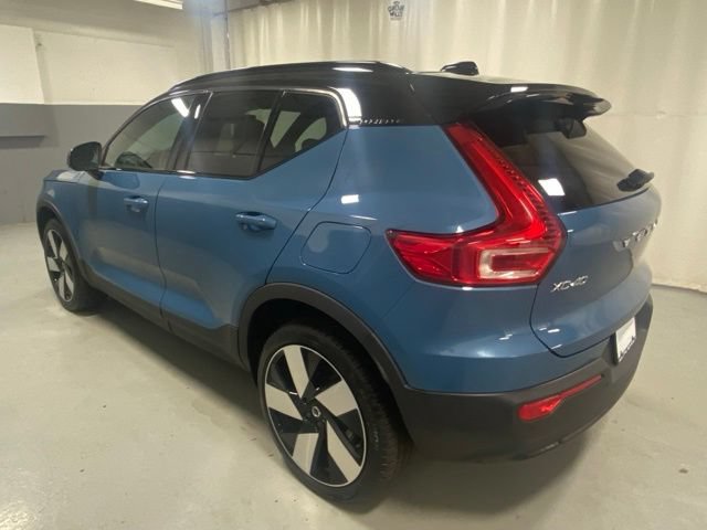 Used 2023 Volvo XC40 Recharge Ultimate w/ Protection Package Premier AWD/4WD image 2