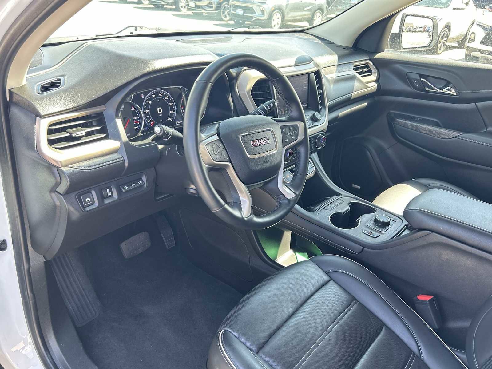 Used 2023 GMC Acadia Denali image 10