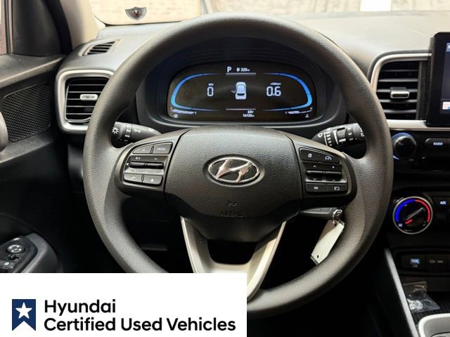 Certified 2025 Hyundai Venue SE image 18