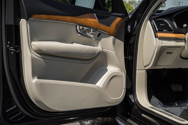 Used 2021 Volvo XC90 T6 Momentum w/ Advanced Package AWD/4WD image 40