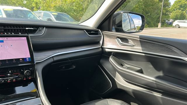 Used 2021 Jeep Grand Cherokee L Limited AWD/4WD image 26