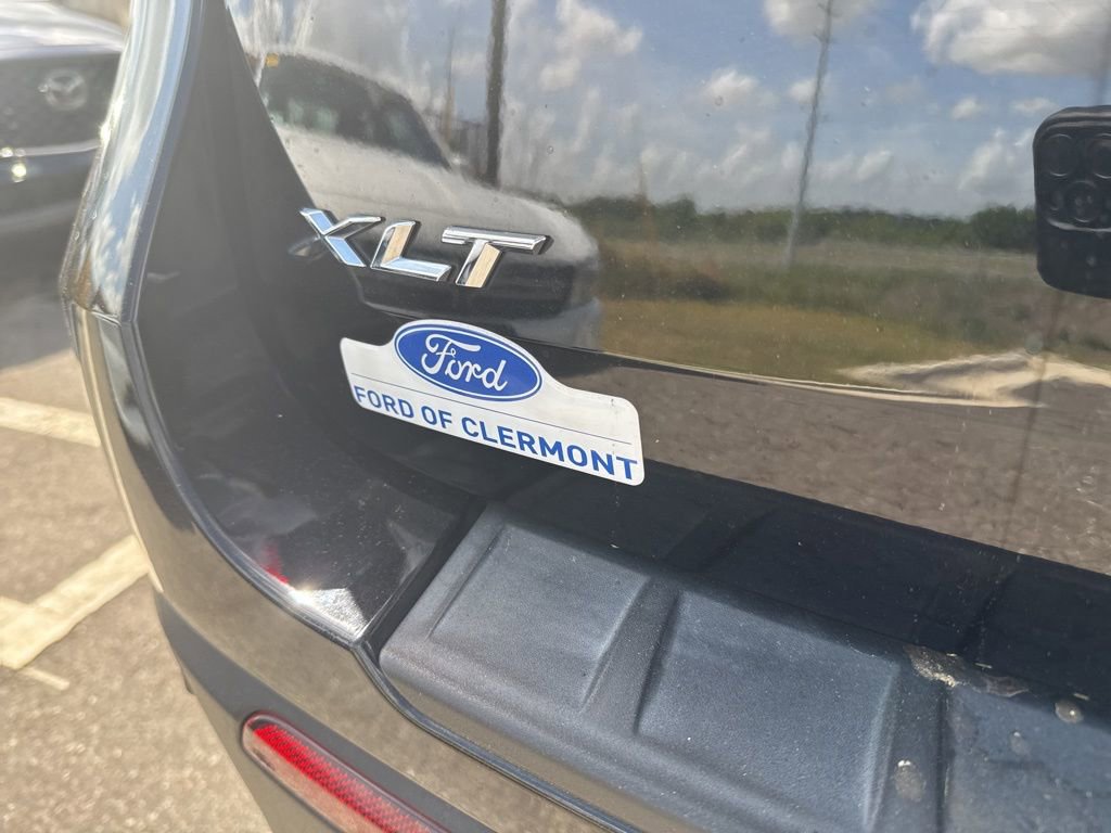 Used 2023 Ford Explorer XLT w/ Equipment Group 202A image 12