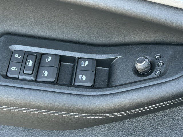 New 2025 Jeep Grand Cherokee Limited image 11