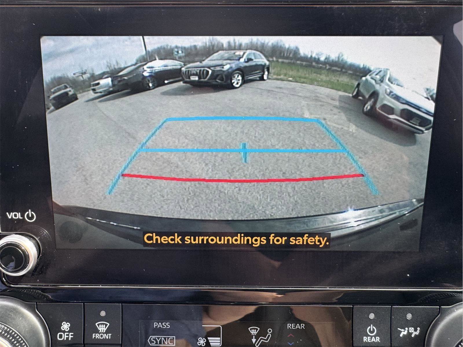 Used 2023 Toyota Highlander XLE AWD/4WD image 28