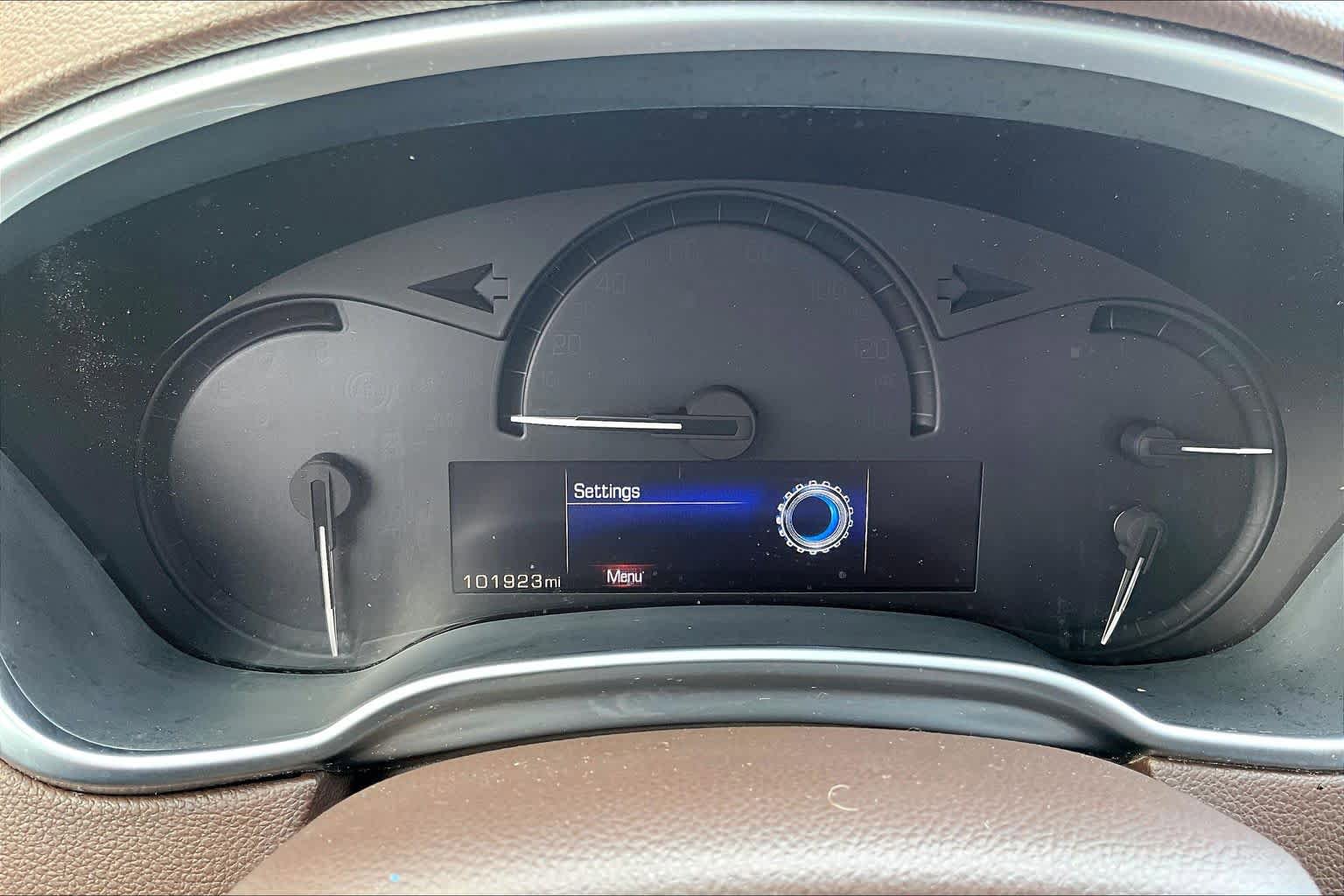 Used 2015 Cadillac SRX Luxury w/ Driver Awareness Package FWD image 25