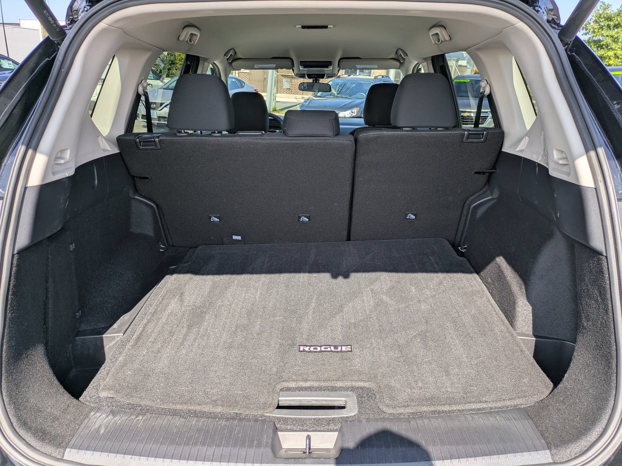 Certified 2026 Nissan Rogue SV FWD image 14