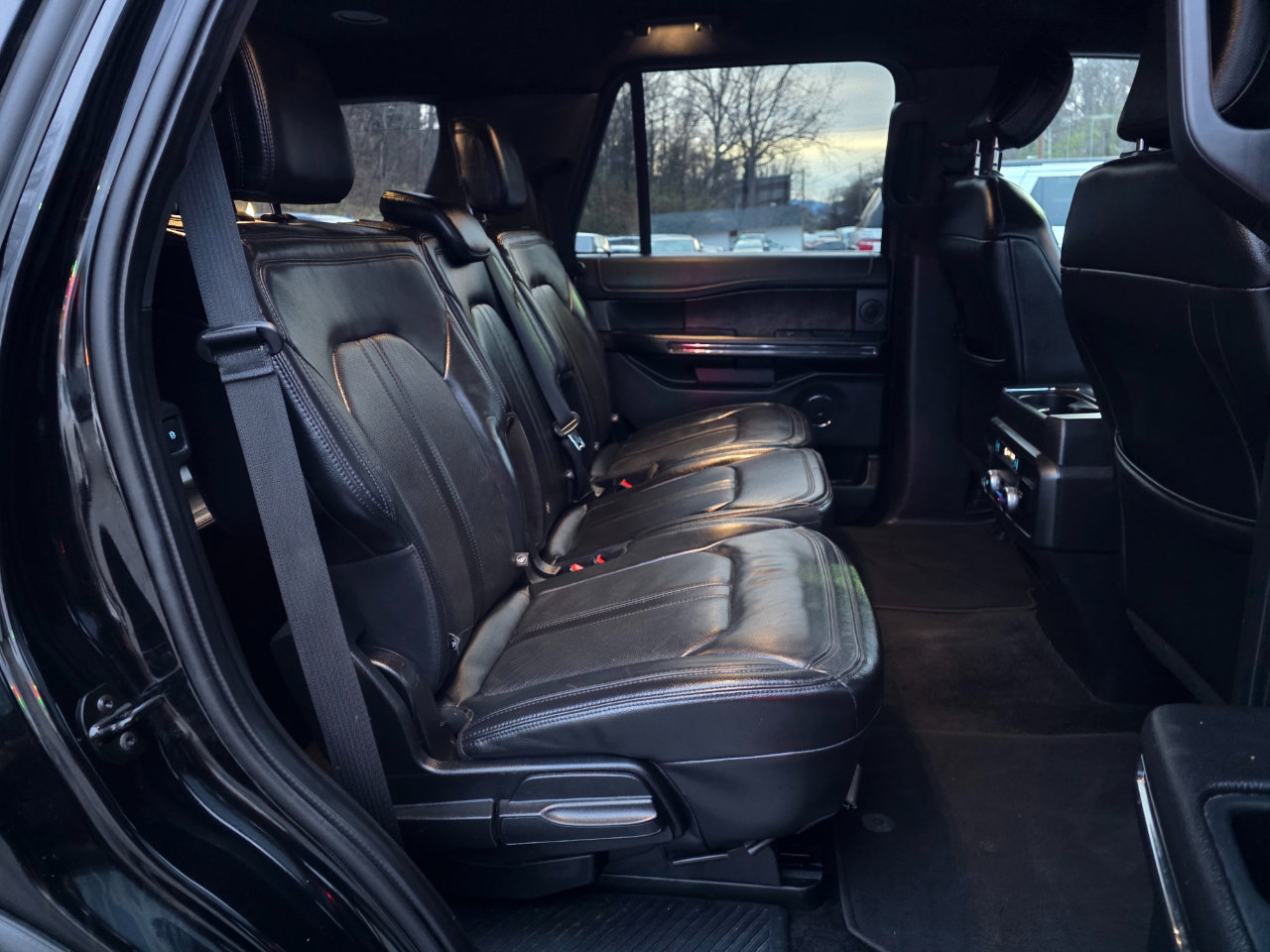 Used 2018 Ford Expedition Limited image 17