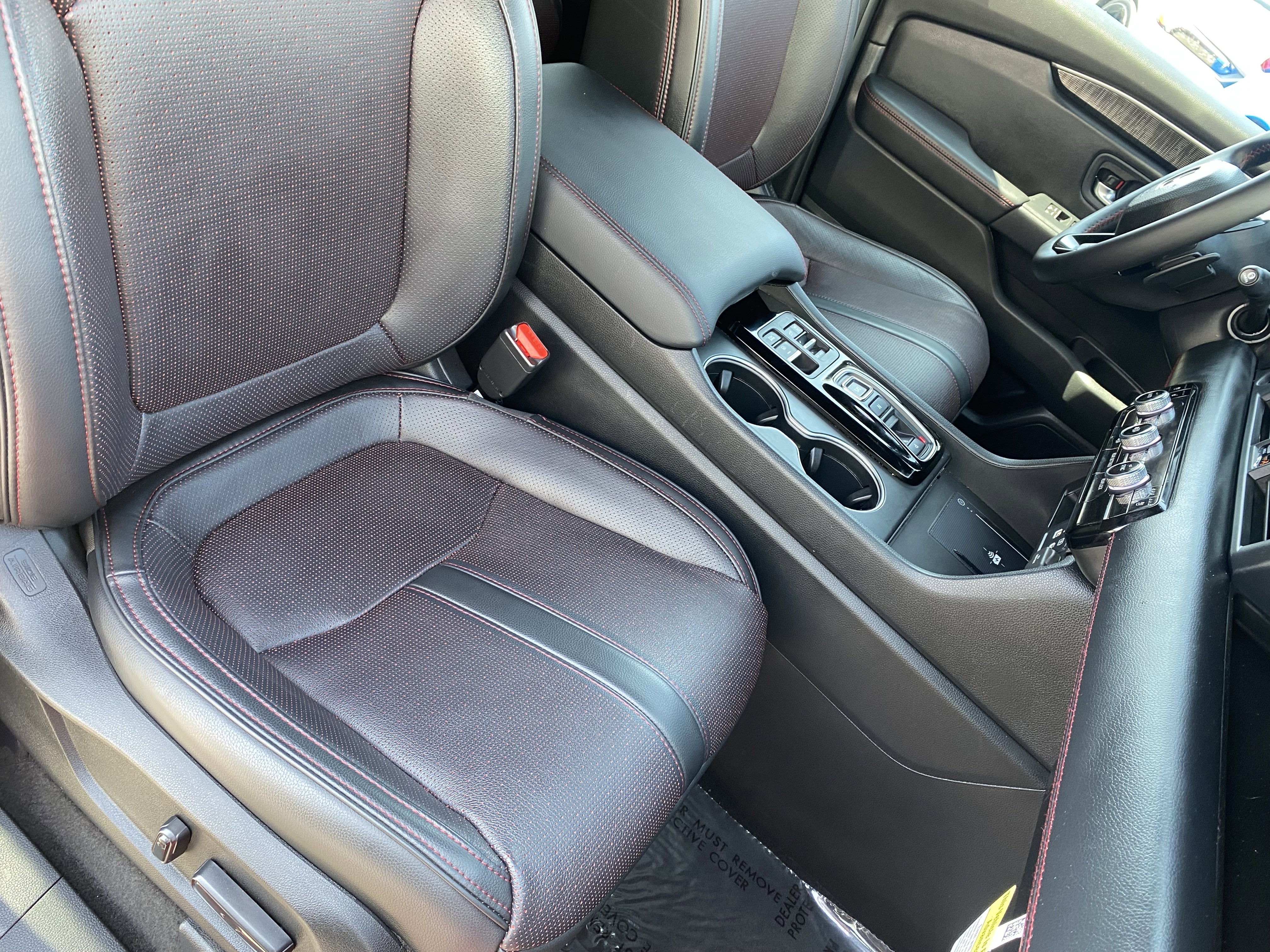 Used 2025 Honda Pilot Black Edition image 8