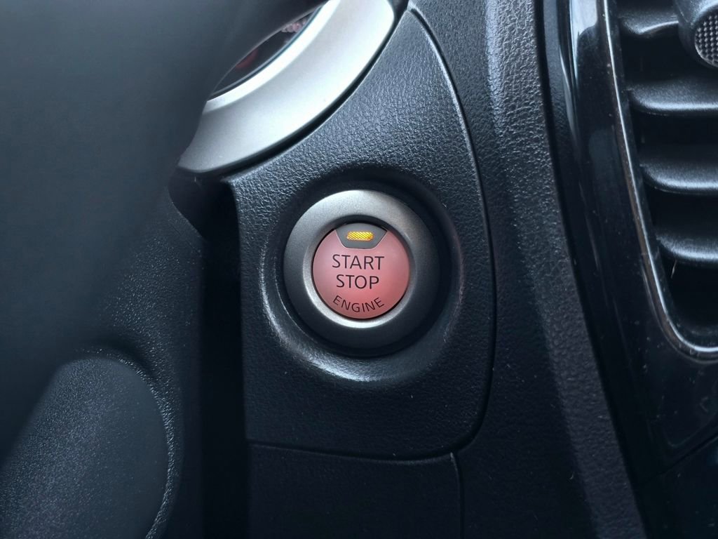 Used 2016 Nissan Juke SL image 11