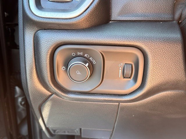 Used 2022 RAM 2500 Big Horn AWD/4WD image 18