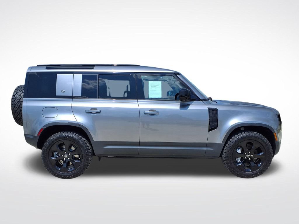 Used 2023 Land Rover Defender 110 SE AWD/4WD image 9