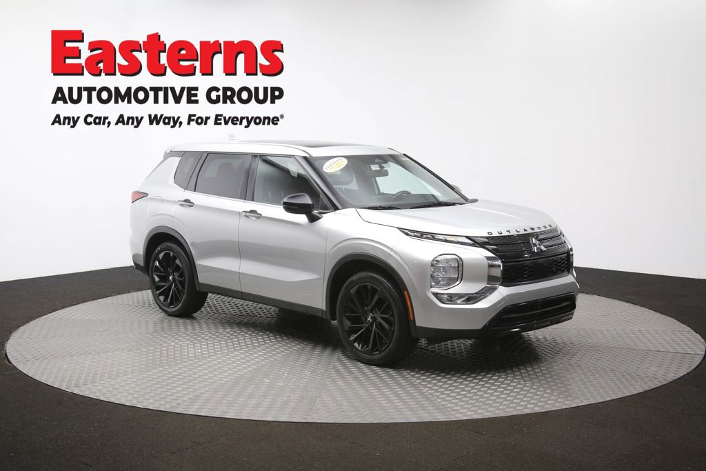 Used 2022 Mitsubishi Outlander SE FWD image 48