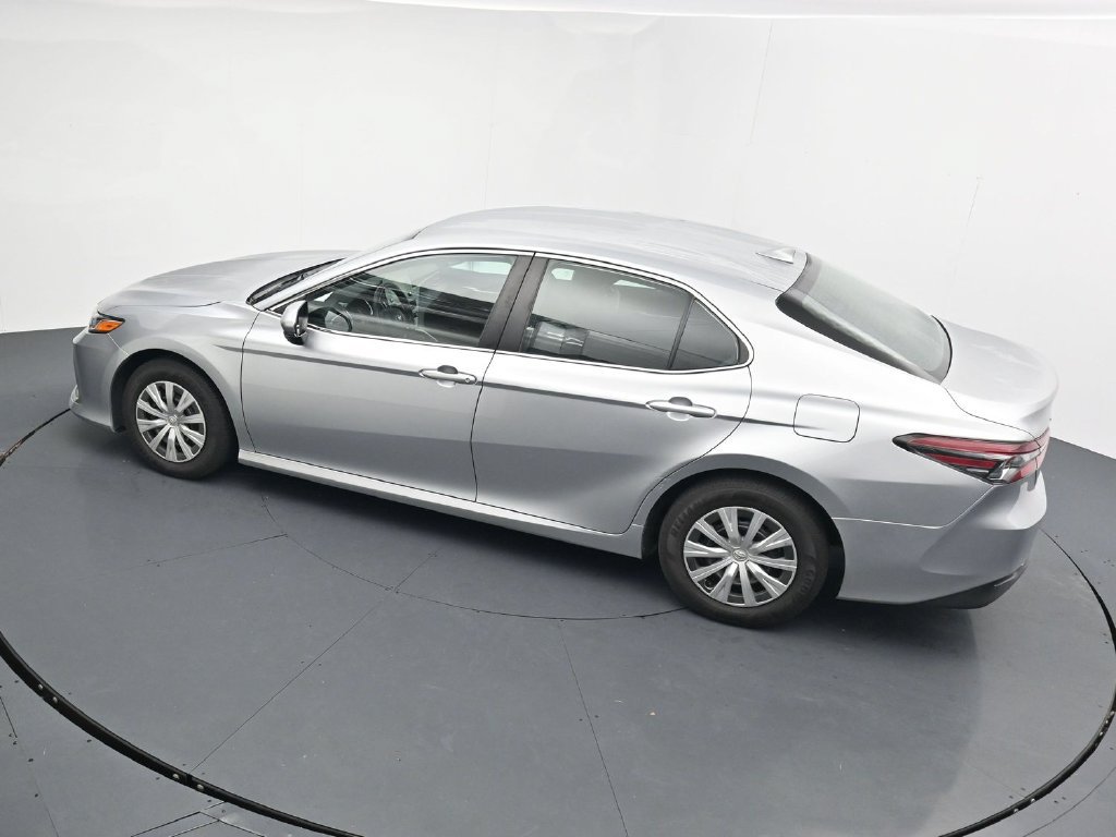 Used 2022 Toyota Camry LE FWD image 13