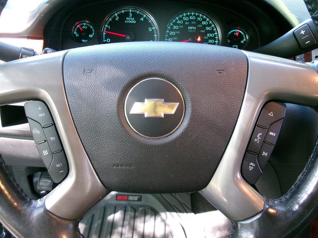 Used 2013 Chevrolet Avalanche LTZ RWD image 33