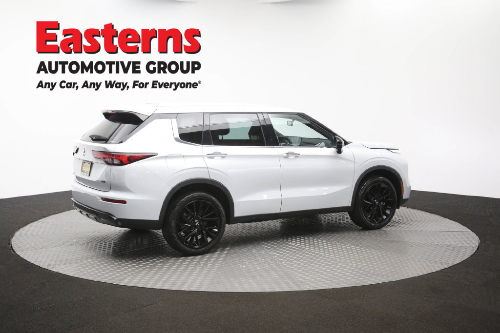 Used 2023 Mitsubishi Outlander SE Black Edition AWD/4WD image 45