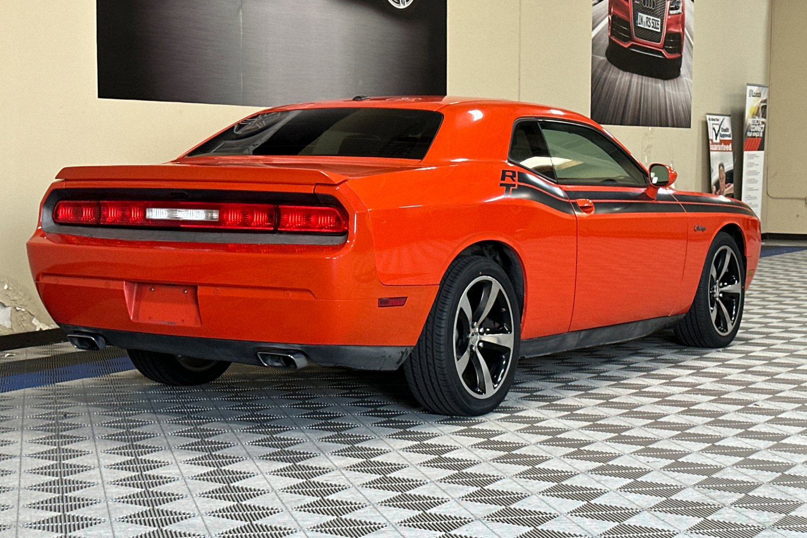 Used 2013 Dodge Challenger R/T image 4