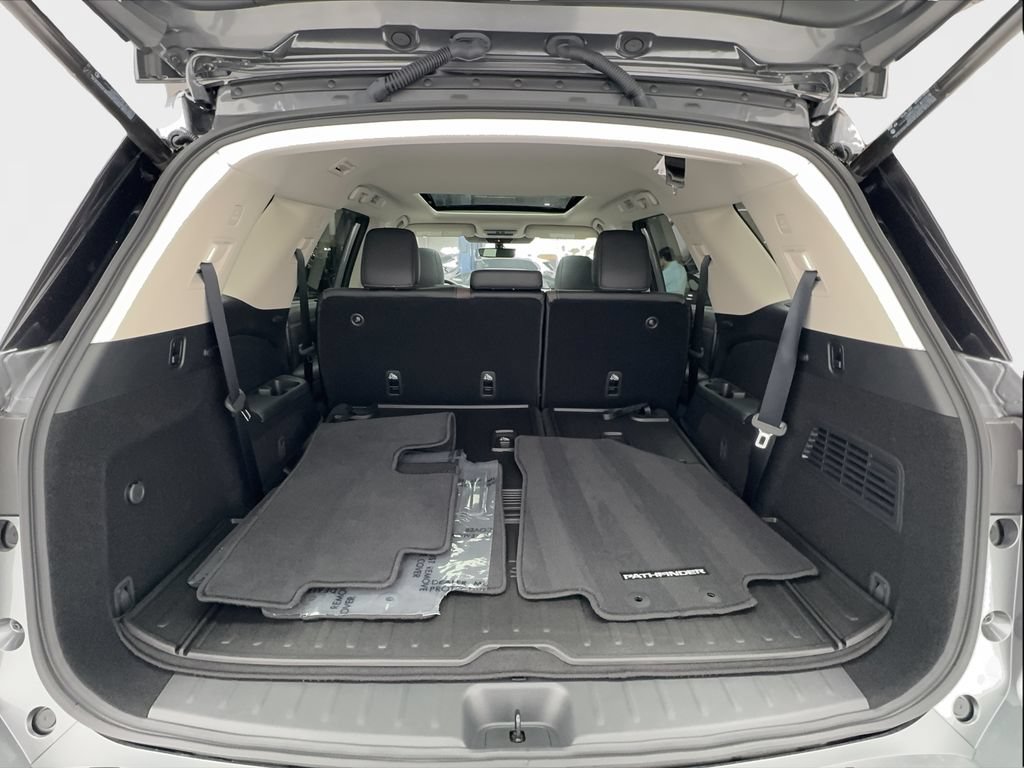 Used 2026 Nissan Pathfinder Platinum w/ Cargo Package FWD image 17