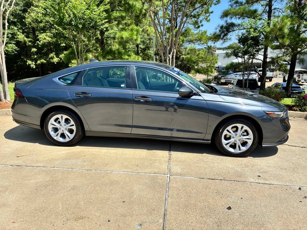 Used 2025 Honda Accord LX image 5