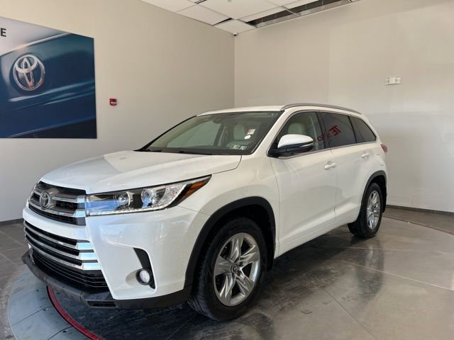 Used 2017 Toyota Highlander Limited image 2