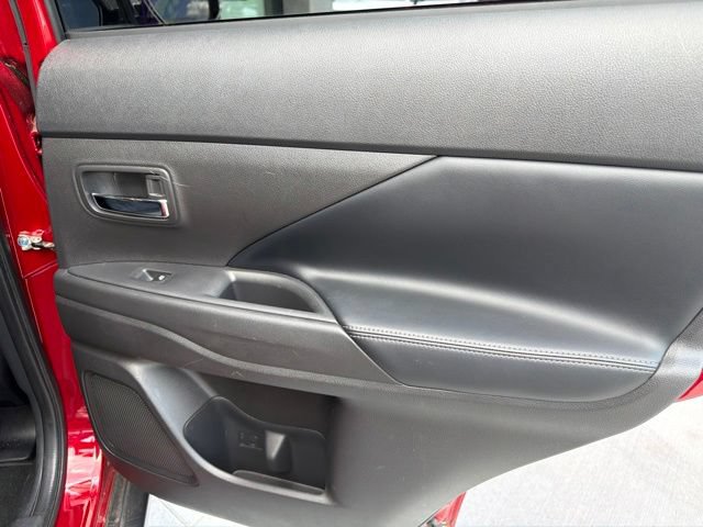 Used 2020 Mitsubishi Outlander SE FWD image 28