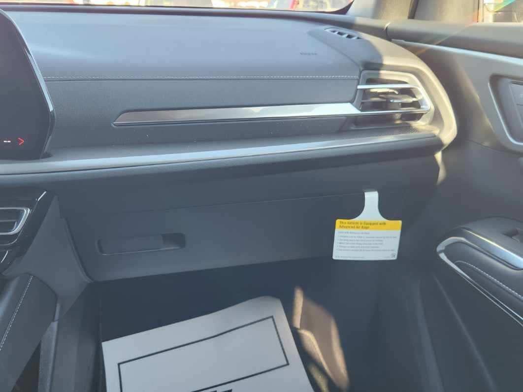 Used 2025 Chevrolet Equinox LT image 18