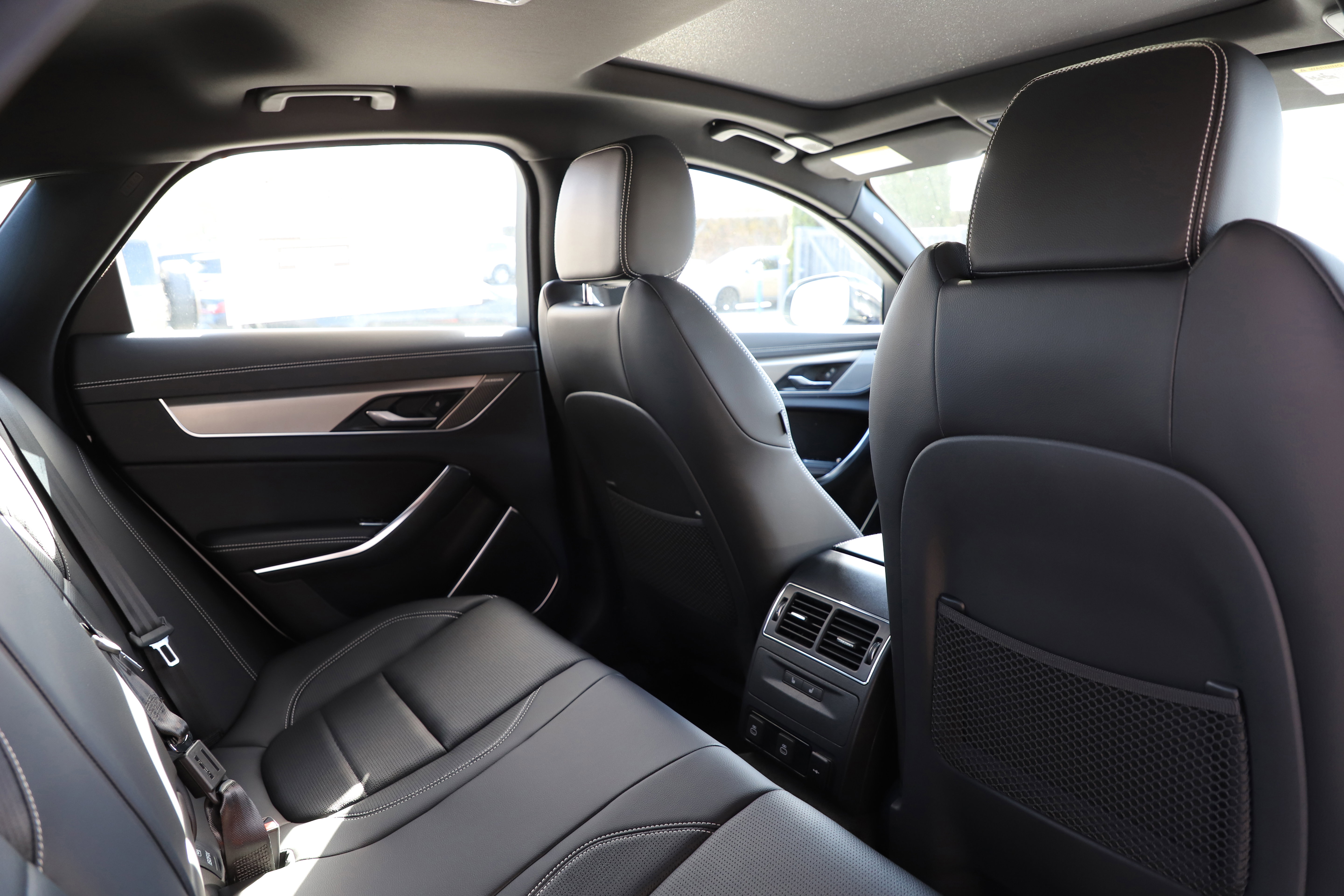 New 2024 Jaguar XF R-Dynamic SE image 12