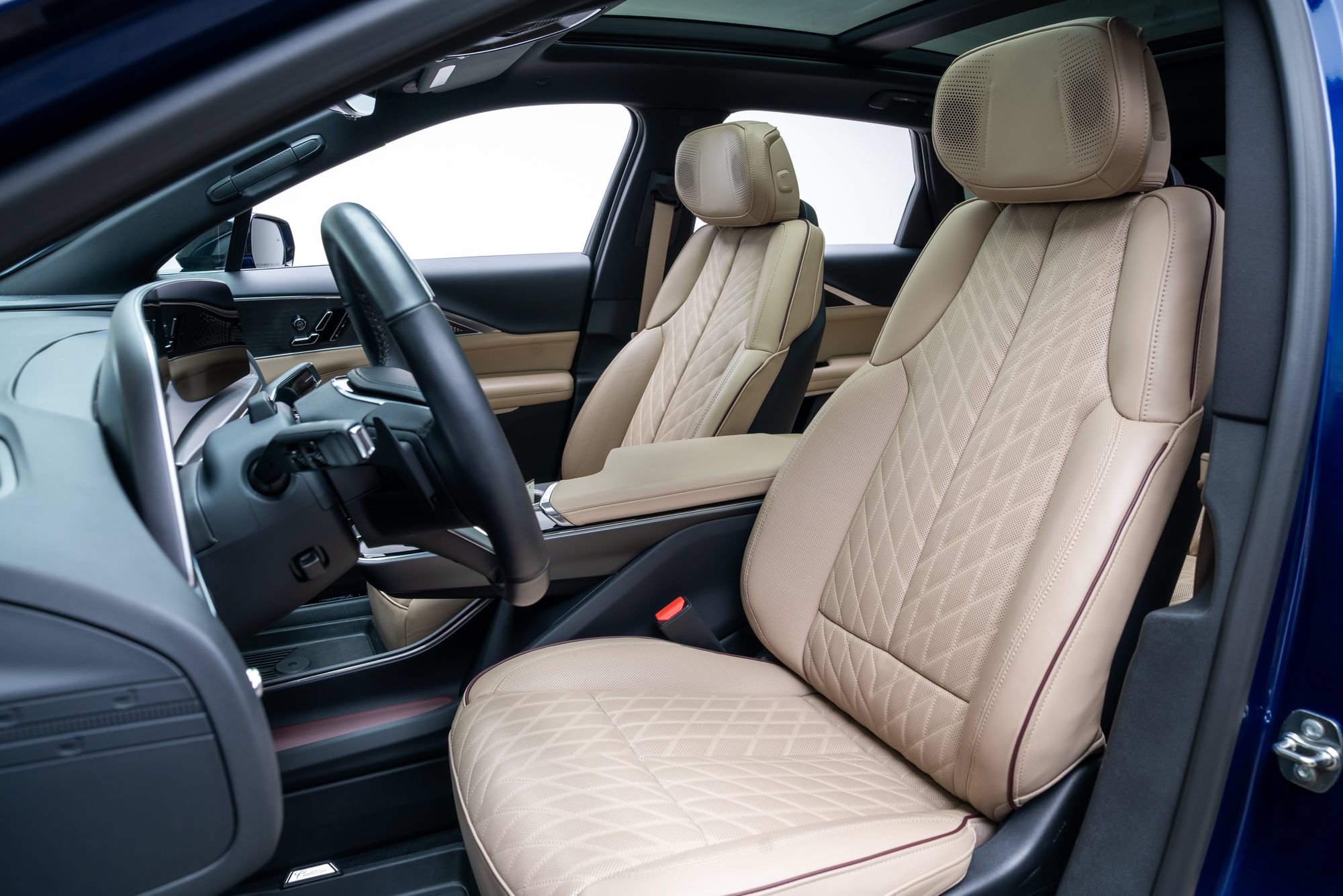 Used 2024 Cadillac Lyriq Sport w/ Nappa Leather Package AWD/4WD image 20