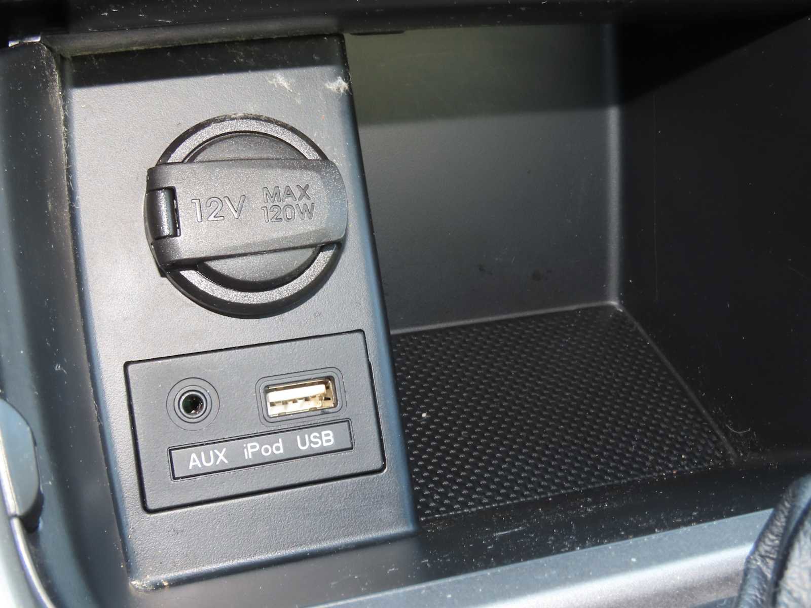 Used 2015 Hyundai Elantra Limited image 33