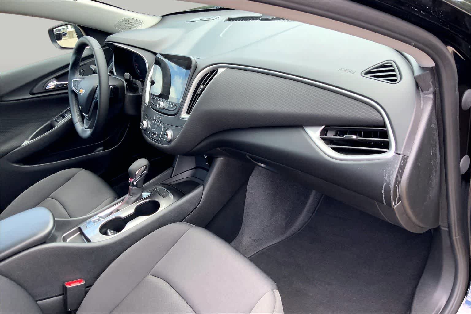 Used 2025 Chevrolet Malibu RS FWD image 19