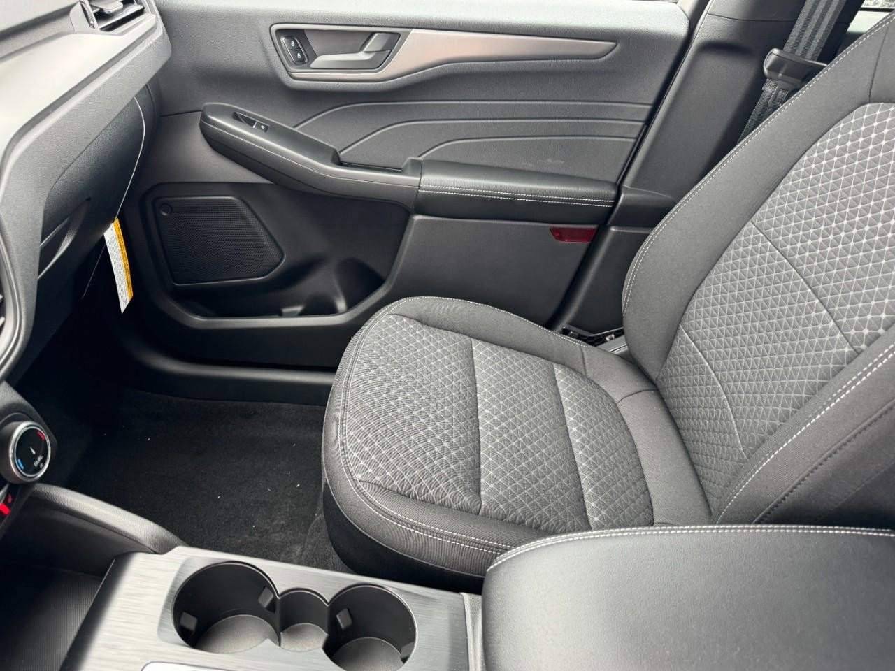 New 2025 Ford Escape Active w/ Cold Weather Package image 8