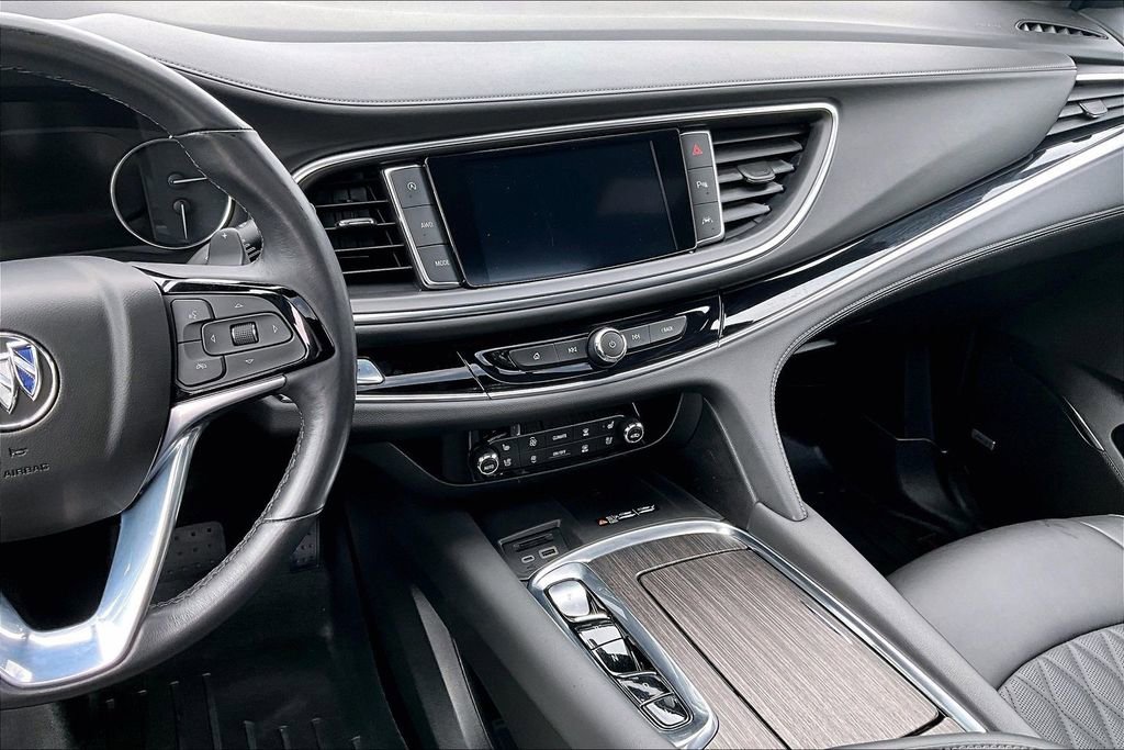 Used 2024 Buick Enclave Avenir w/ Avenir Technology Package AWD/4WD image 8