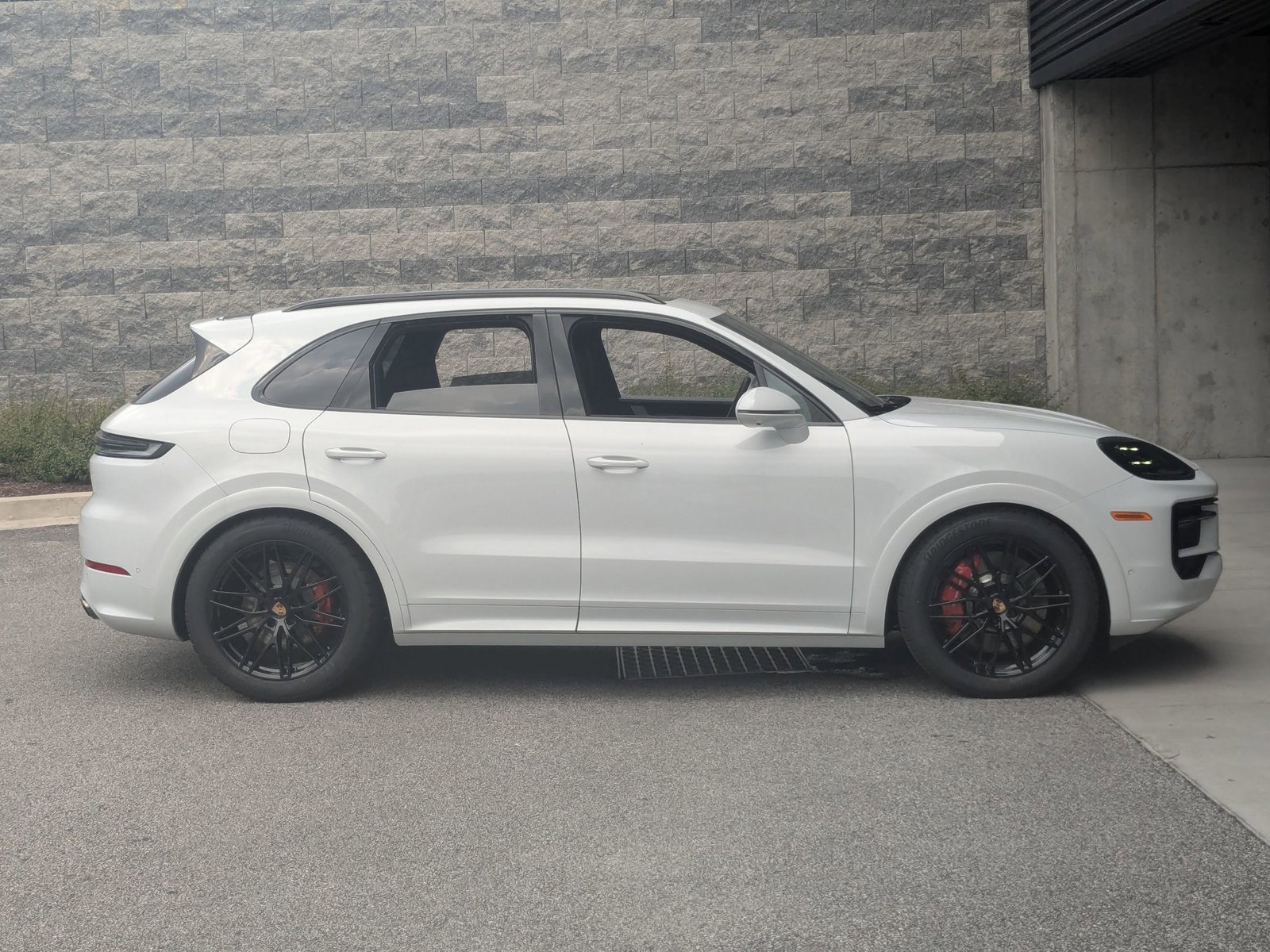 New 2025 Porsche Cayenne S image 8