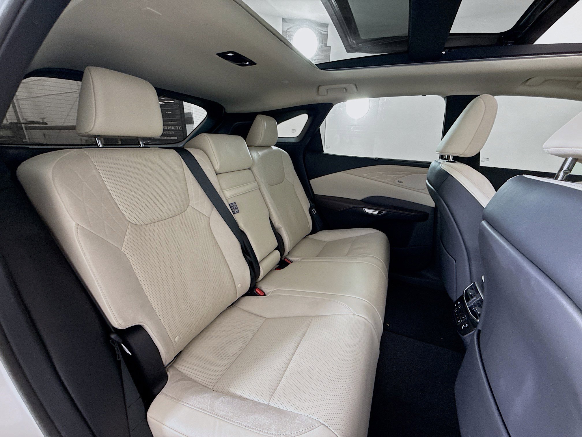 Used 2024 Lexus RX 350 AWD w/ Convenience Package image 27