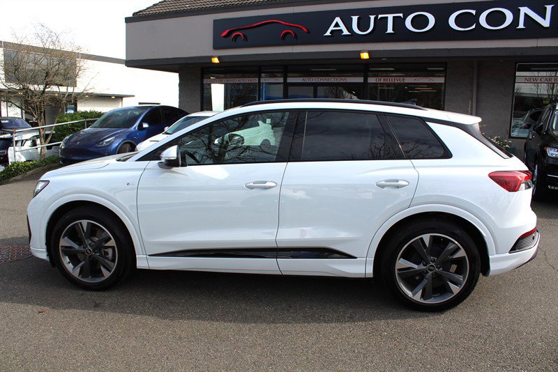 Used 2025 Audi Q4 e-tron Premium Plus w/ Premium Plus AWD/4WD image 3