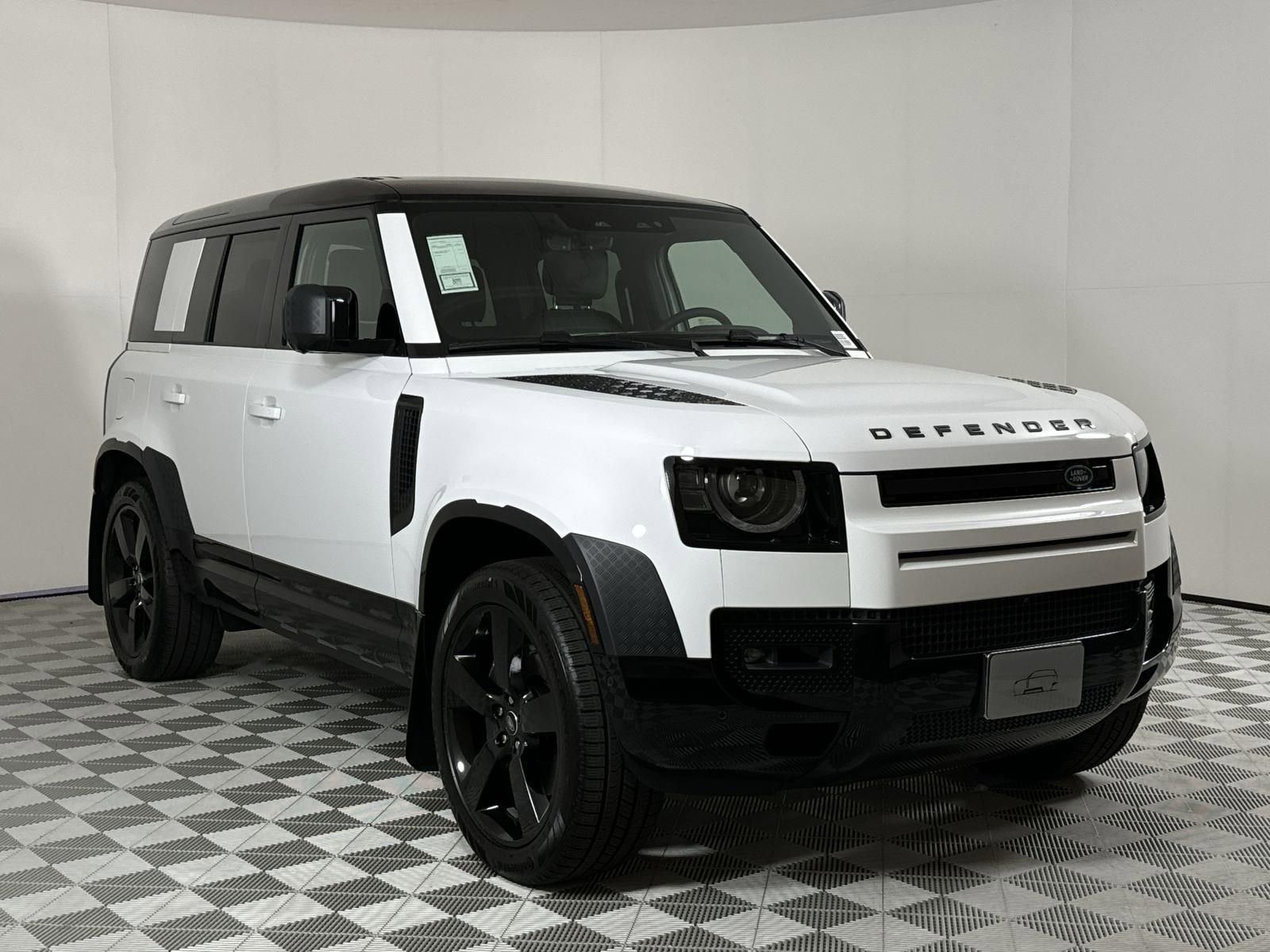Used 2025 Land Rover Defender 110 X-Dynamic SE image 7