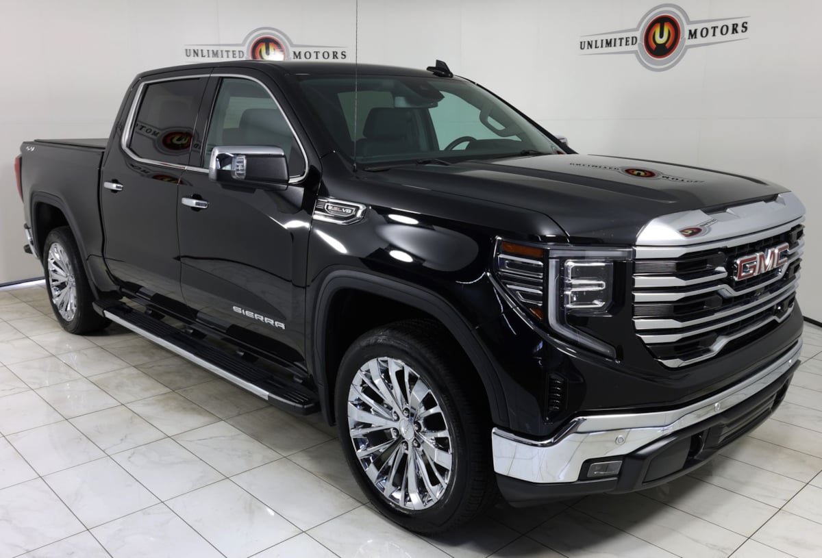 Used 2023 GMC Sierra 1500 SLT w/ SLT Premium Package AWD/4WD image 40