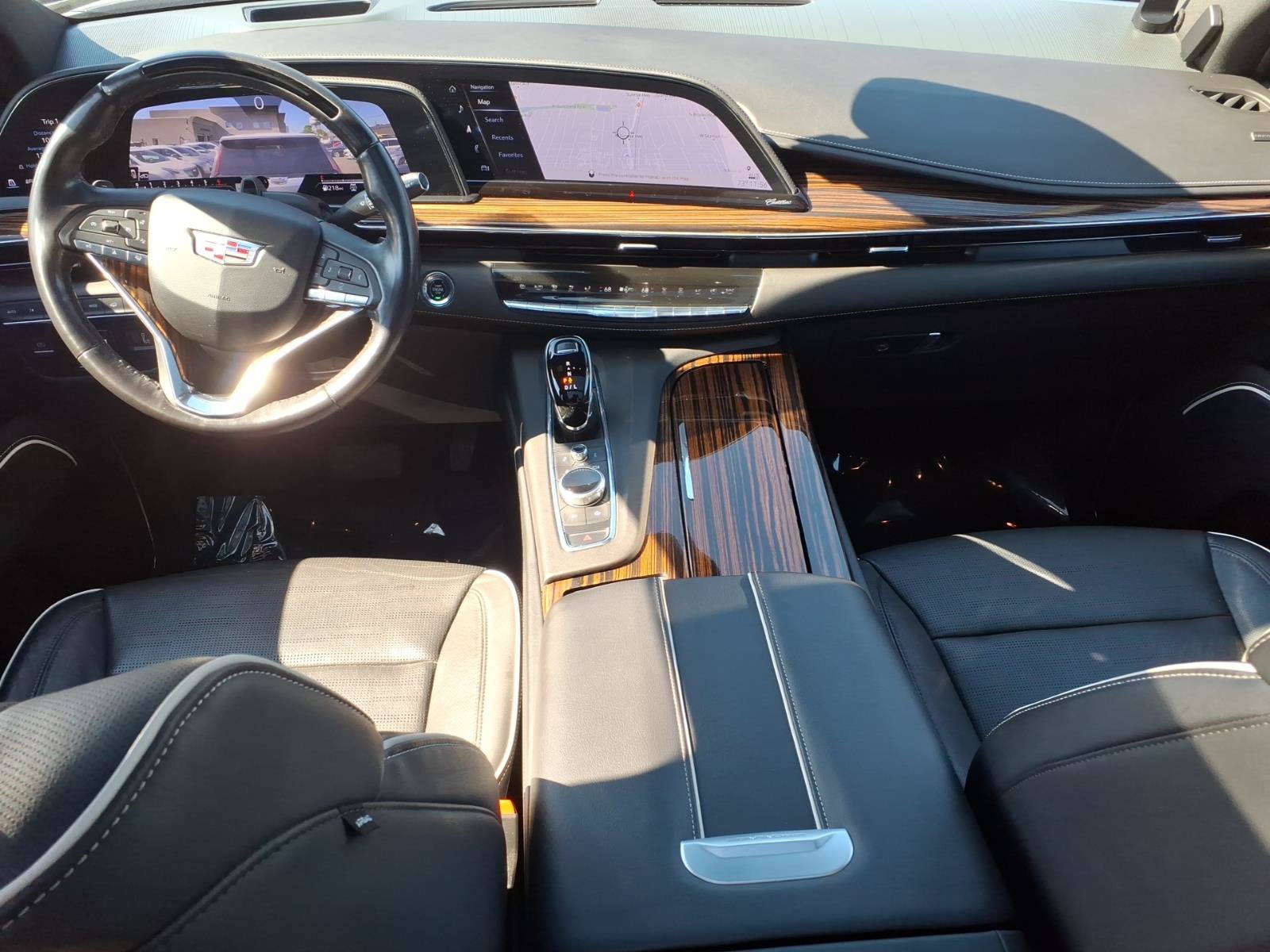 Certified 2023 Cadillac Escalade ESV Premium Luxury w/ Performance Package AWD/4WD image 19