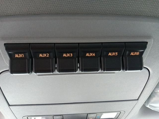 New 2026 Ford F250 XL w/ XL Chrome Package image 26