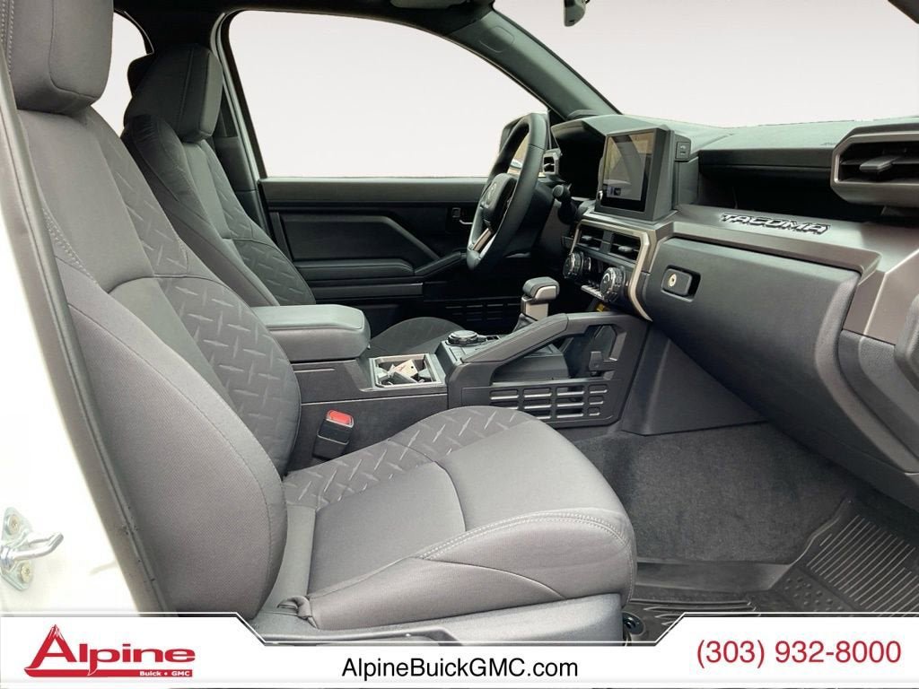 Used 2025 Toyota Tacoma SR5 AWD/4WD image 23