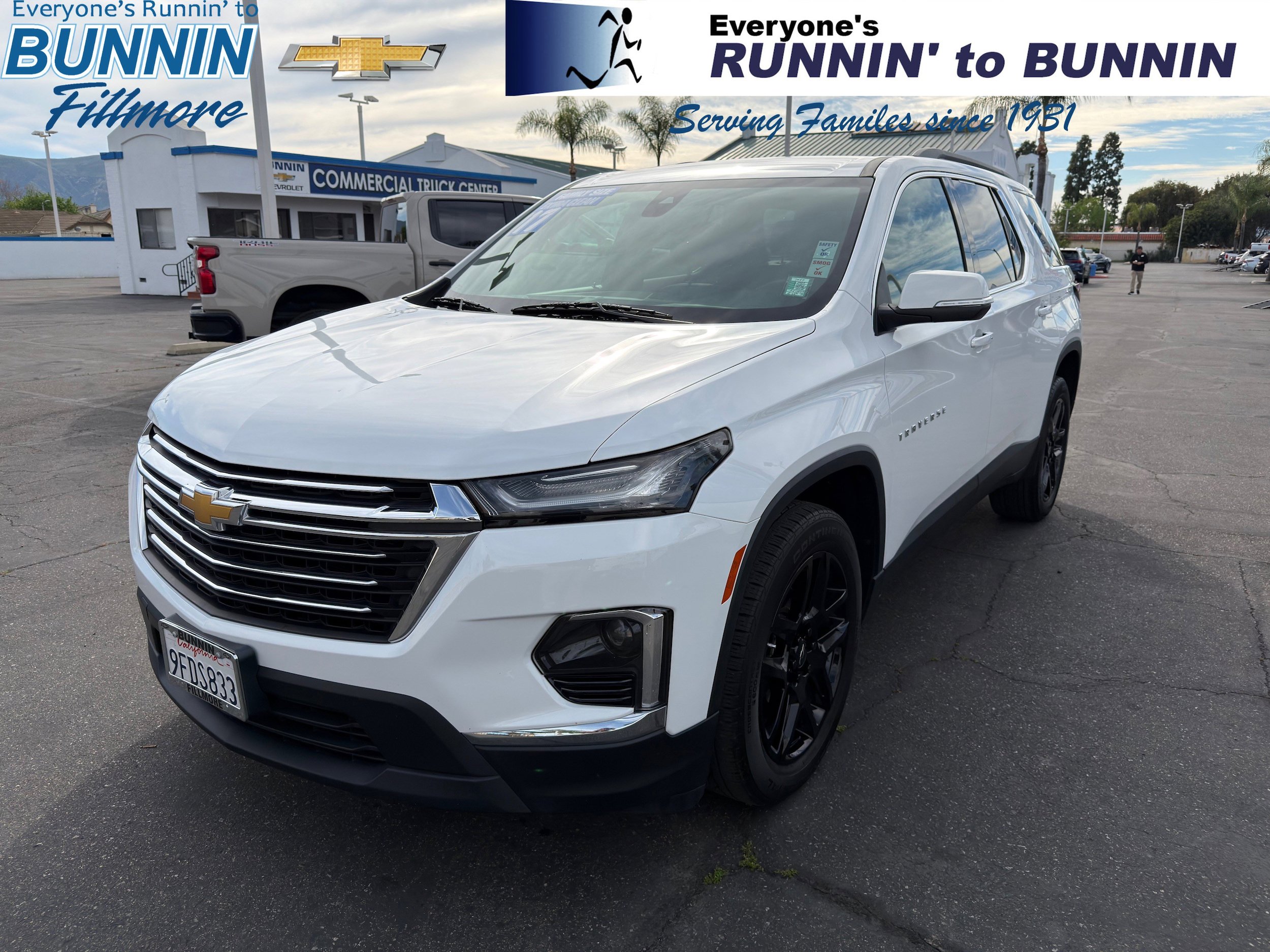 Used 2023 Chevrolet Traverse LT FWD image 1