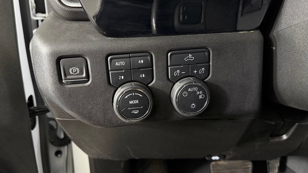 Used 2024 Chevrolet Silverado 1500 LT AWD/4WD image 15