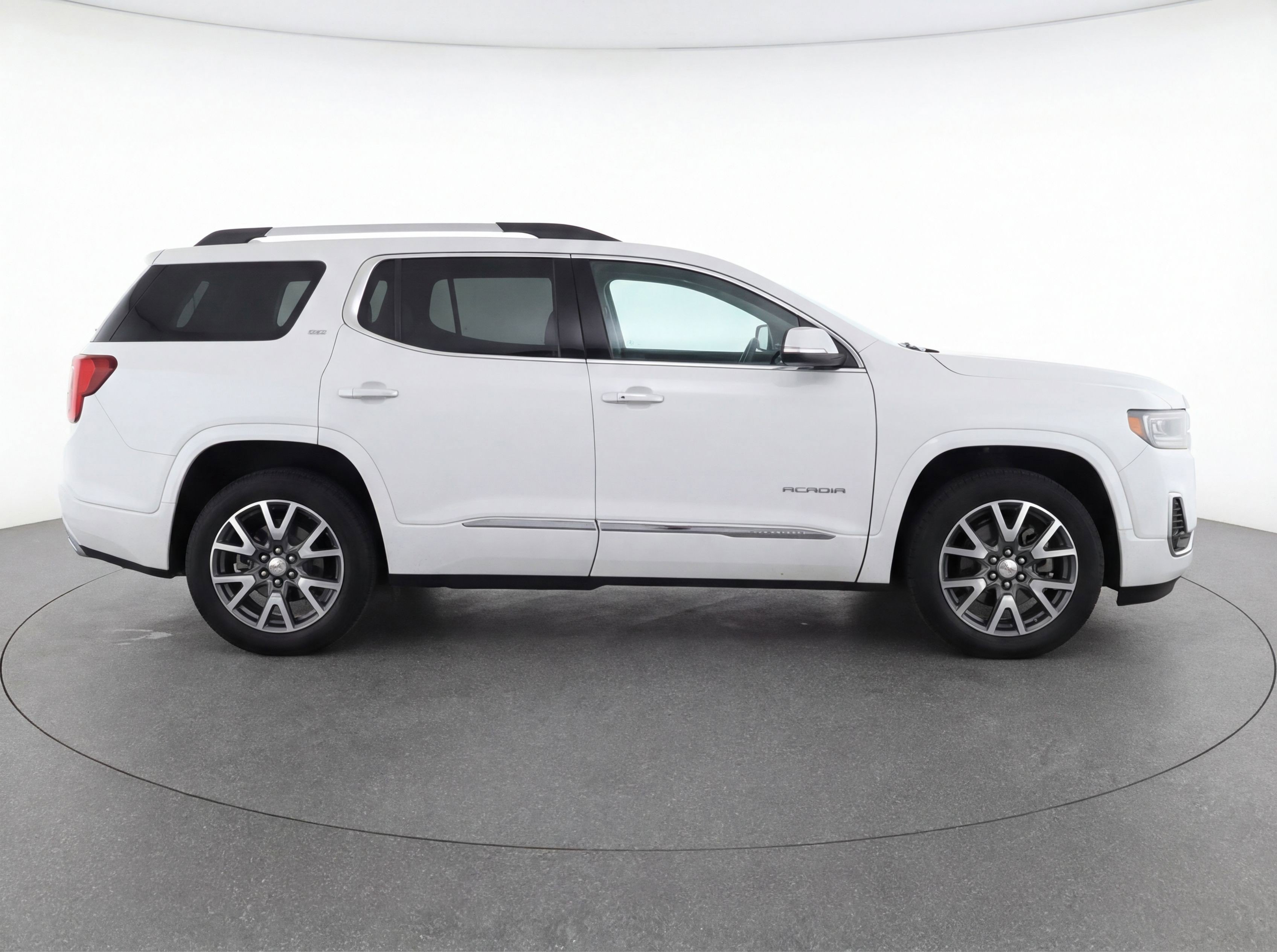 Used 2023 GMC Acadia SLT AWD/4WD image 11