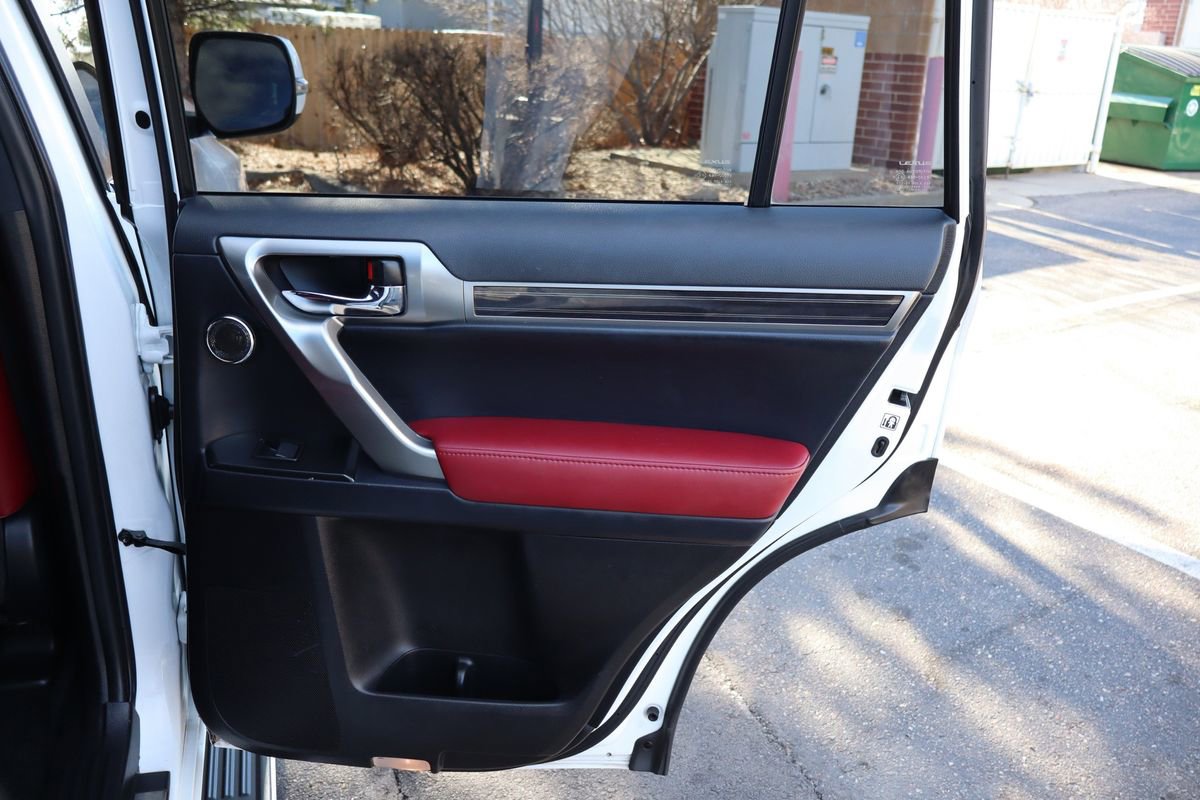 Used 2022 Lexus GX 460 Luxury w/ Off Road Package image 25