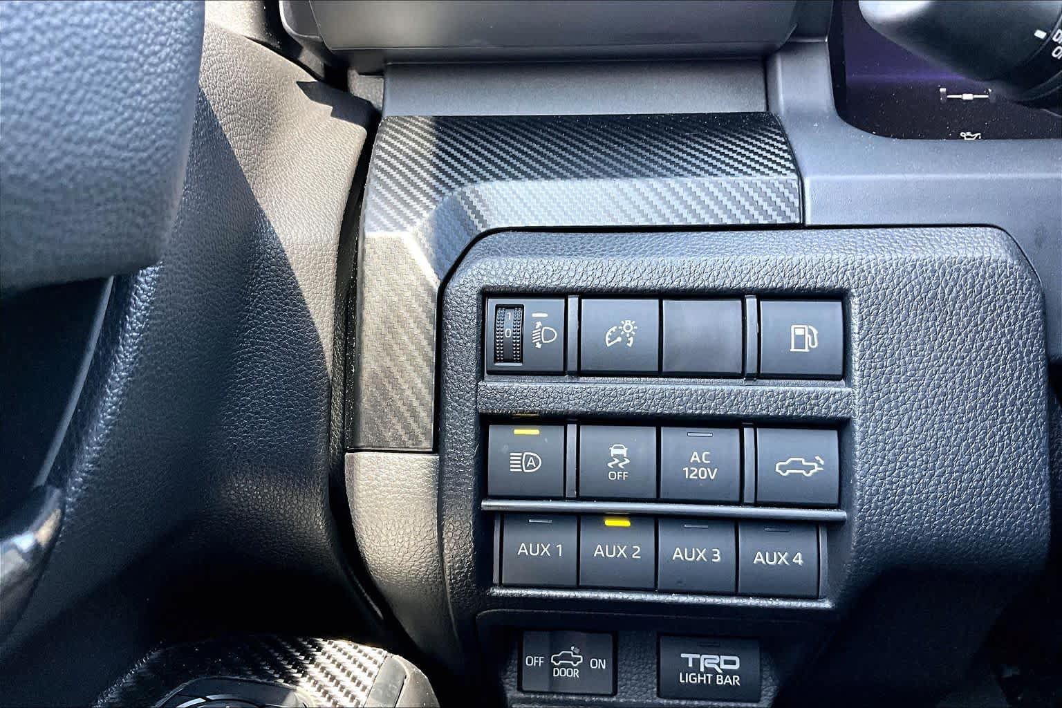 Used 2025 Toyota Tacoma TRD Pro AWD/4WD image 36