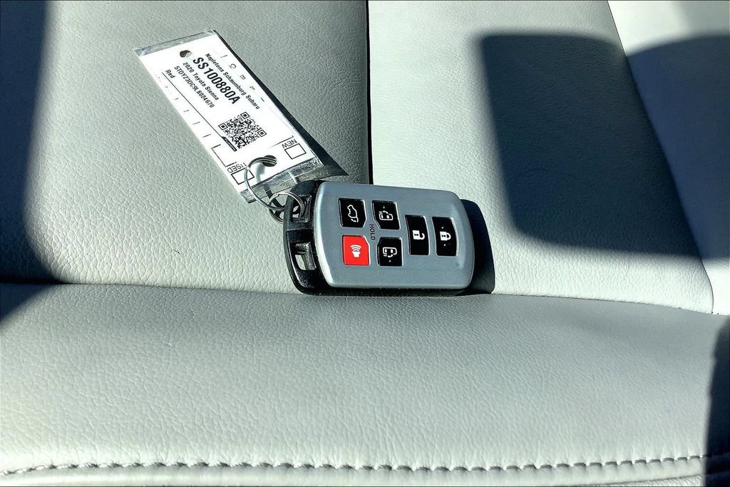 Used 2020 Toyota Sienna XLE FWD image 14