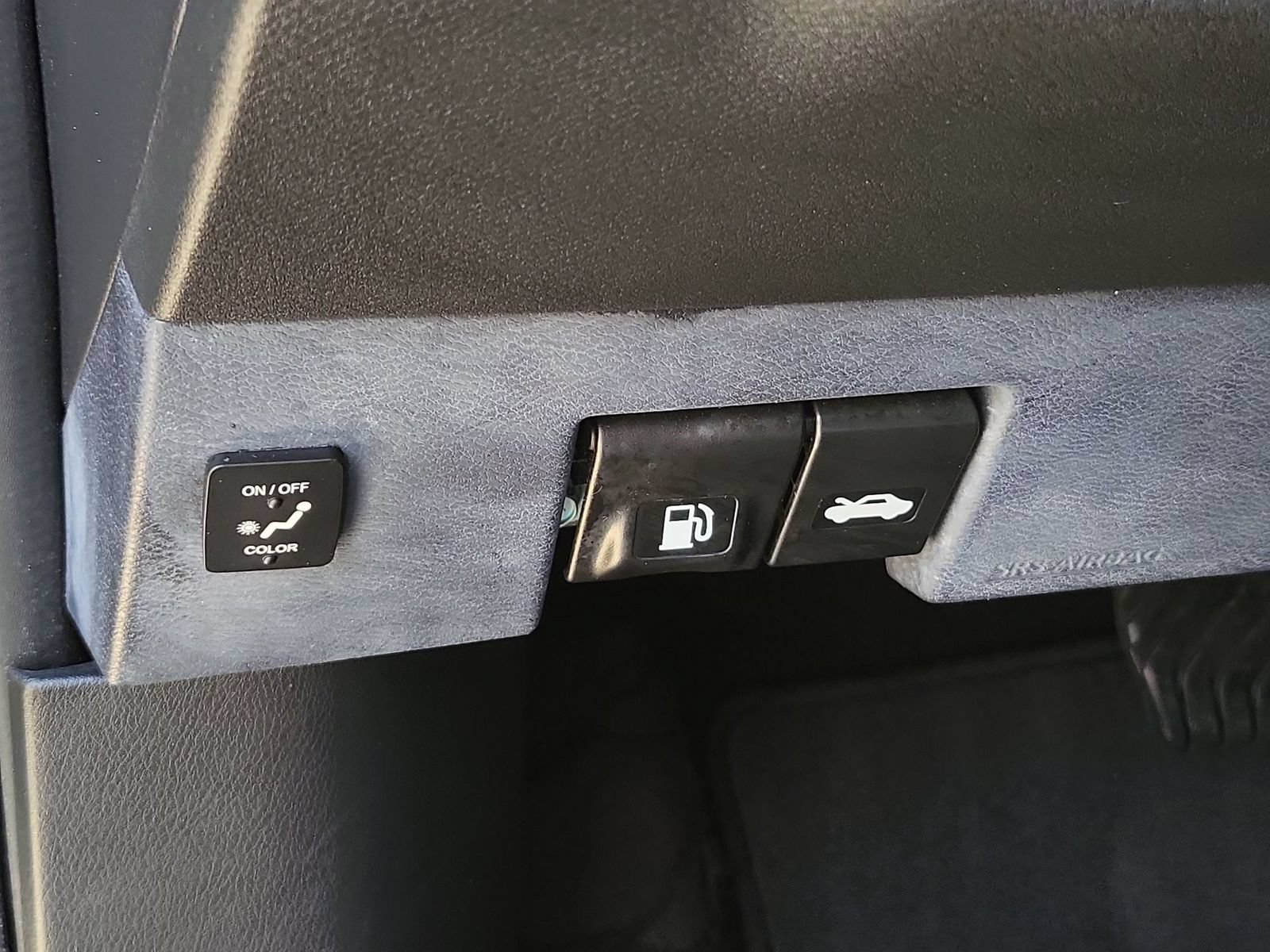 Used 2022 Nissan Kicks SR w/ Interior Electronics Package FWD image 17