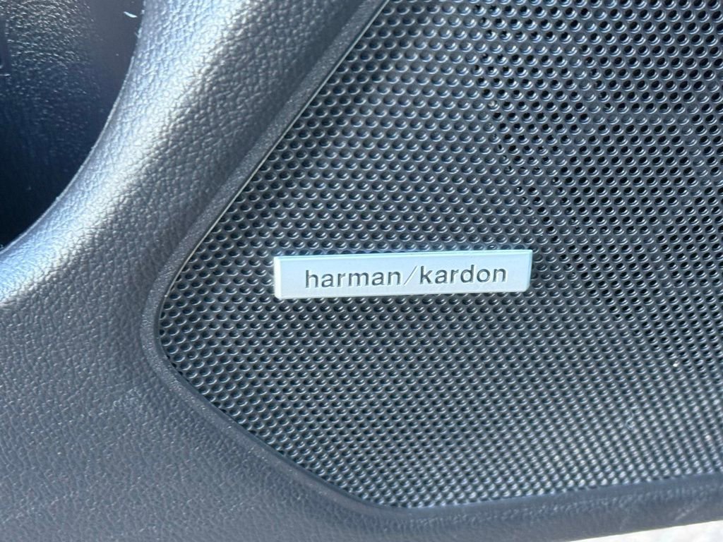 Used 2017 Subaru Outback 3.6R Touring w/ Popular Package #5A image 15