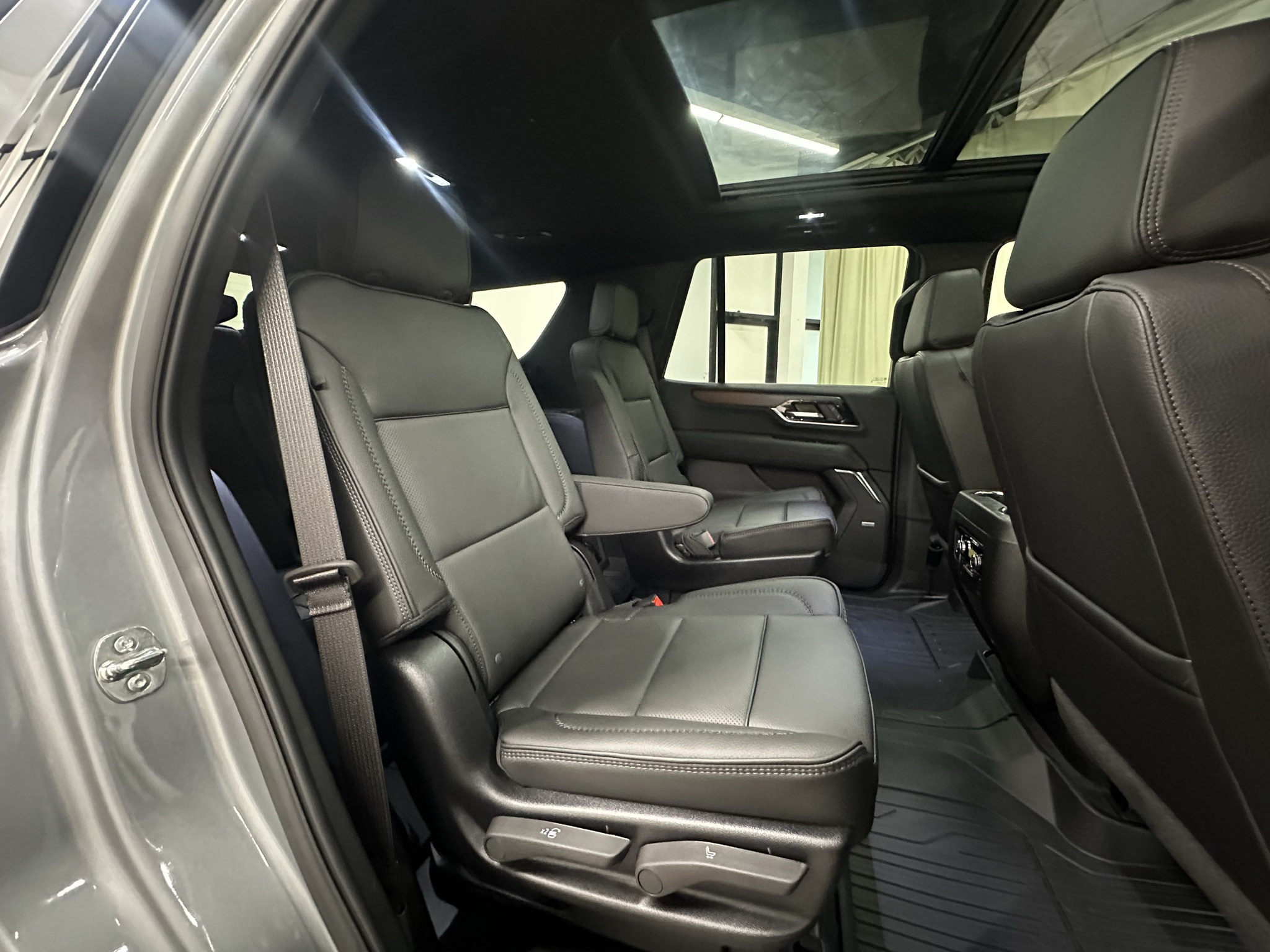 New 2027 GMC Yukon Denali w/ Sun & Power Step Package AWD/4WD image 18