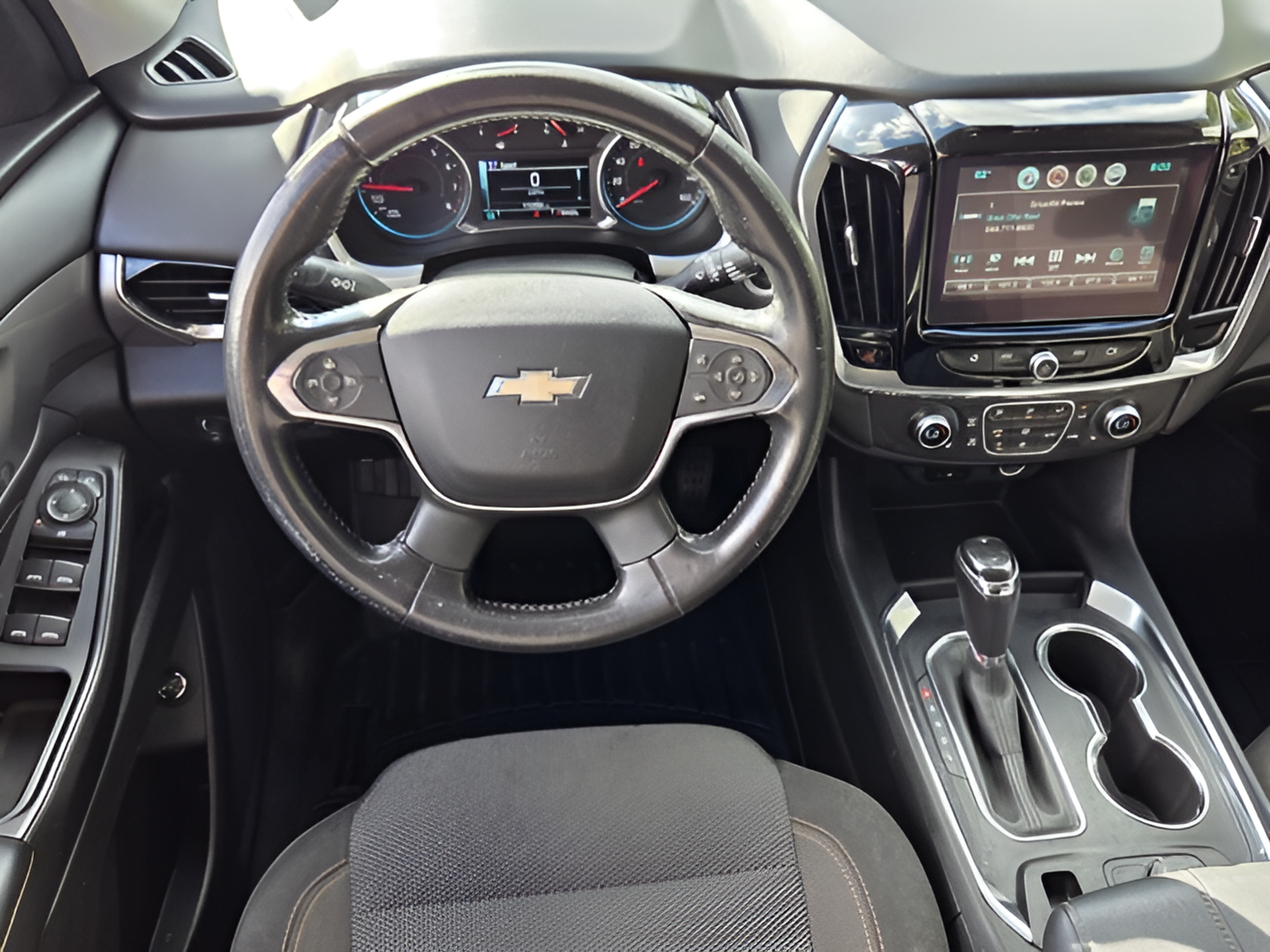 Used 2018 Chevrolet Traverse LT FWD image 11